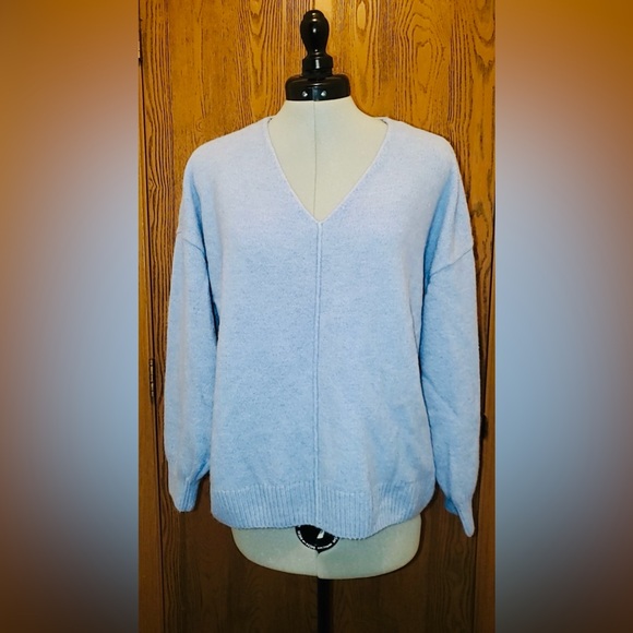 NWT VINCE CAMUTO Cozy Seam V-Neck Sweater | Size: L - Picture 4 of 13